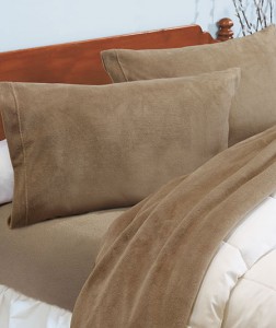 You'll want to stay in bed forever, once you experience the astonishing softness of this Plush Microfleece Sheet Set! 