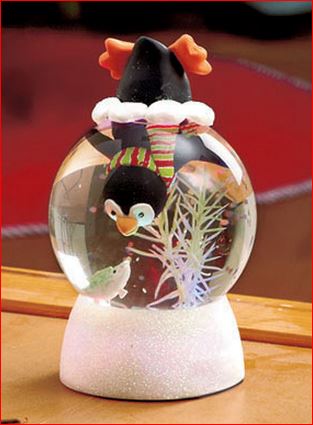 penguin-snow-globe