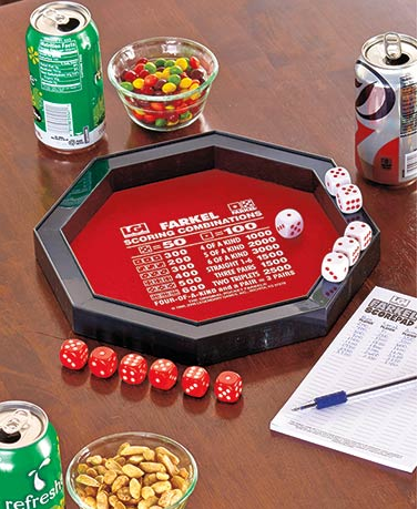 farkel-game-set-with-dice-rolling-tray