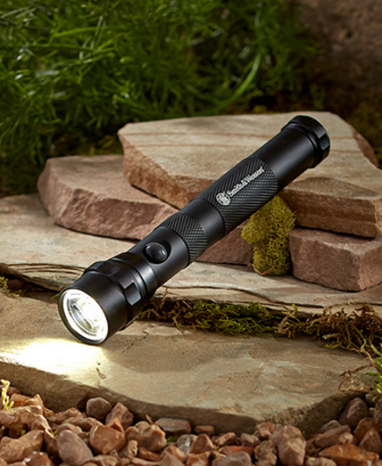 smith-and-wesson-LED-flashlight