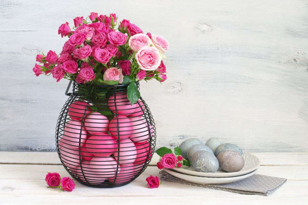 DIY Easter Centerpiece Ideas - Pink Easter Egg Flower Vase