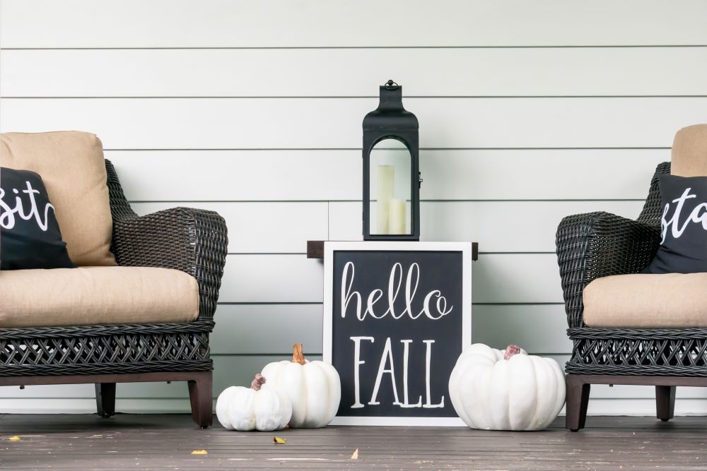 Outdoor Fall Decor Ideas - black and white fall porch