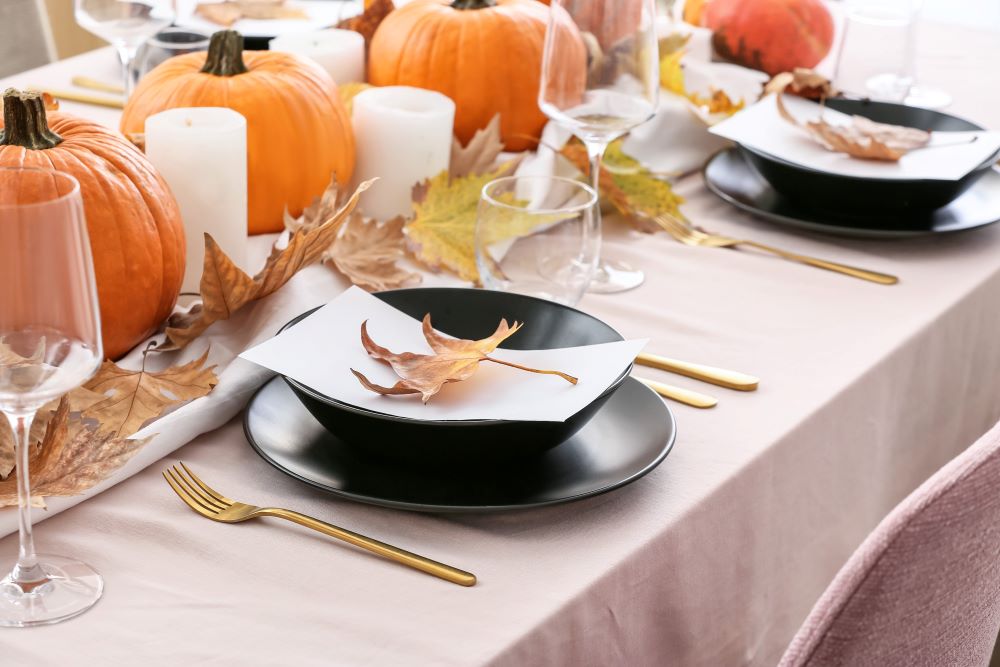 Pumpkin Decorating Ideas - pumpkin dining table