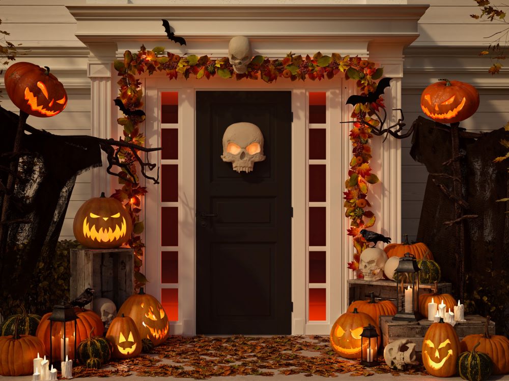 Scary Halloween Decorations - scary jack-o-lanterns on front porch