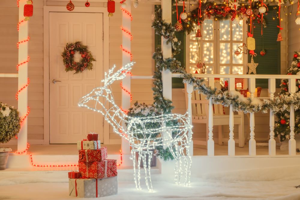 Classic Christmas Decorating Ideas - Christmas yard reindeer statues