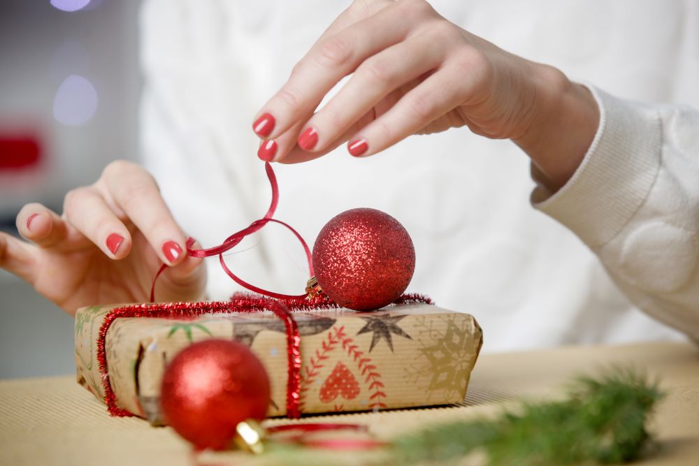 Christmas Gift Wrapping Ideas - add an ornament to the gift